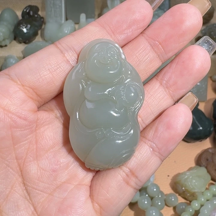 啊***i和田玉未镶嵌颈饰