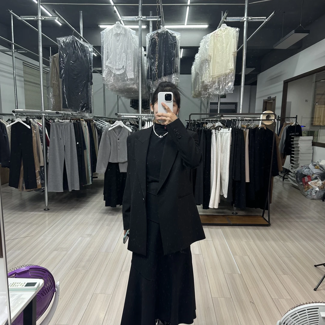 妙启时尚-24年秋冬新款女款黑色西装显瘦气质休闲西服女士