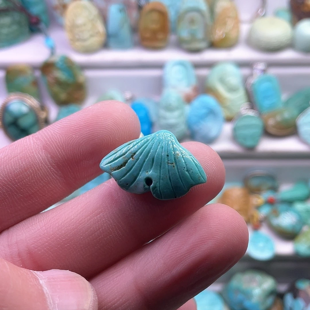 绿松石颈饰未镶嵌