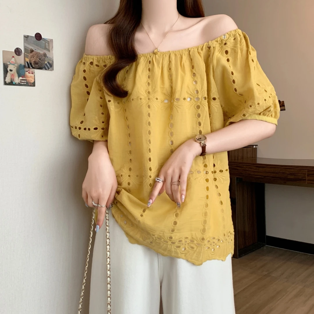大码微胖mm法式一字肩镂空短袖衬衫女新款夏季洋气减龄多巴胺上衣
