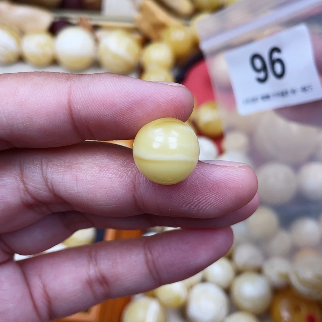 蜜蜡未镶嵌珠宝奇石14.2一线天