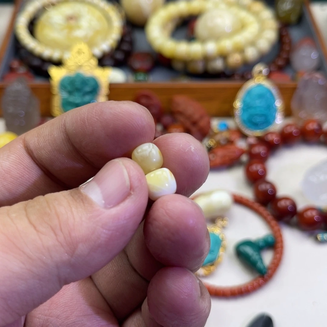 一***風琥珀未镶嵌珠宝奇石91