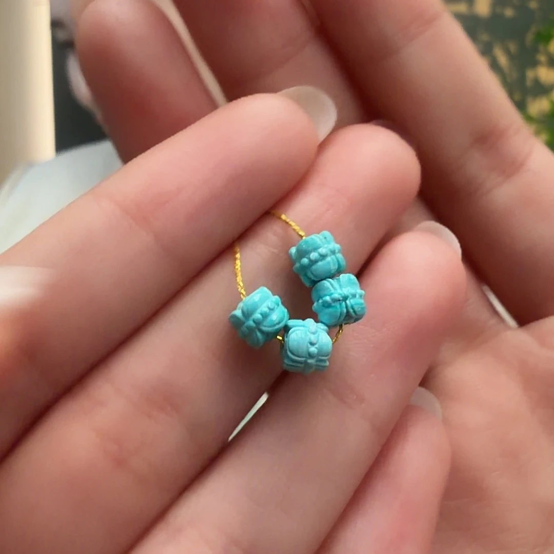 绿松石未镶嵌颈饰