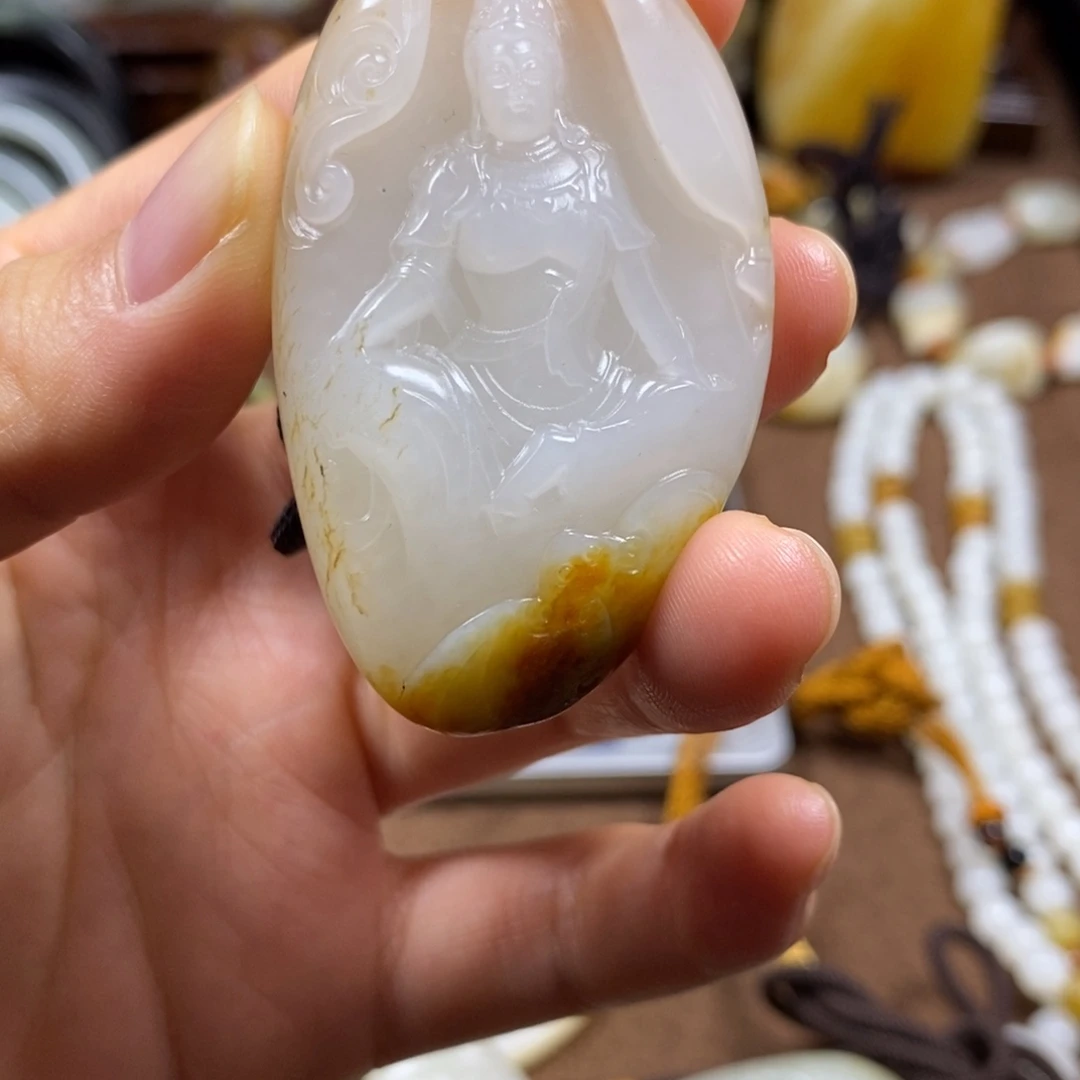 解***密和田玉未镶嵌挂件