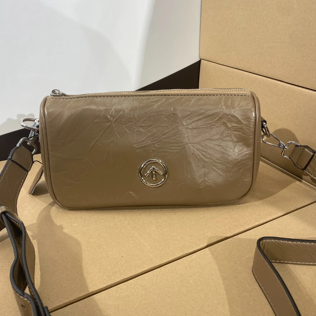 新款时尚百搭女士小众单肩斜挎包3410