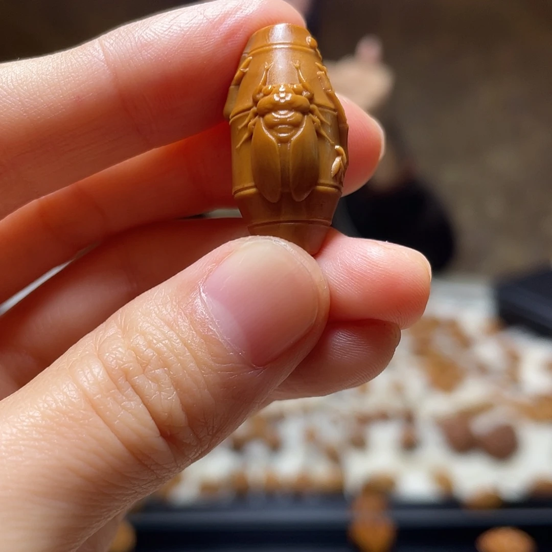 吊坠橄榄核一鸣惊人