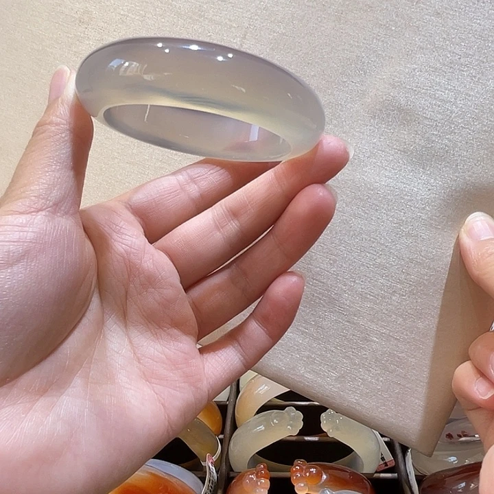 玛瑙/玉髓未镶嵌手镯