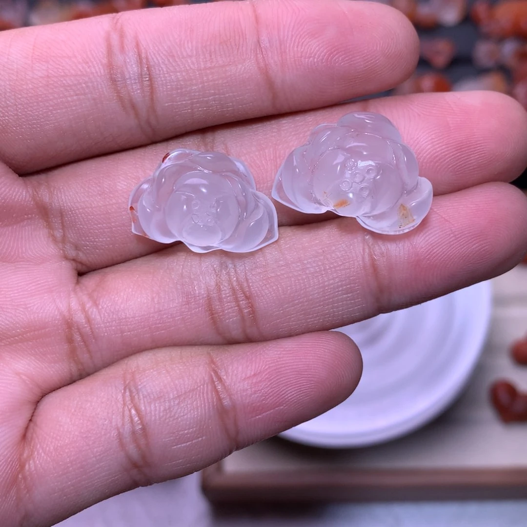 桃****南红玛瑙未镶嵌珠宝半成品13