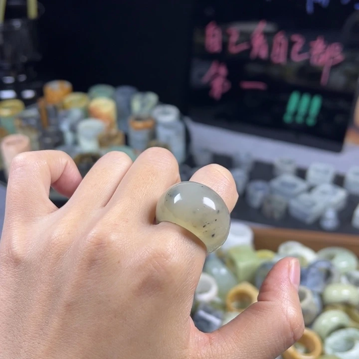 蛇纹石玉未镶嵌戒指