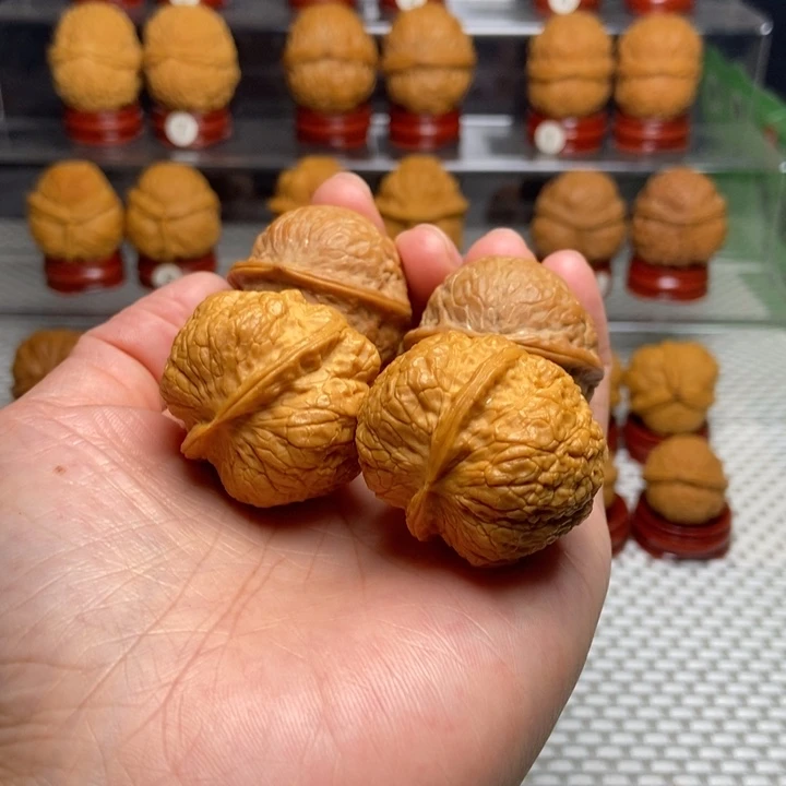 N***g把件文玩核桃3蛇皮球