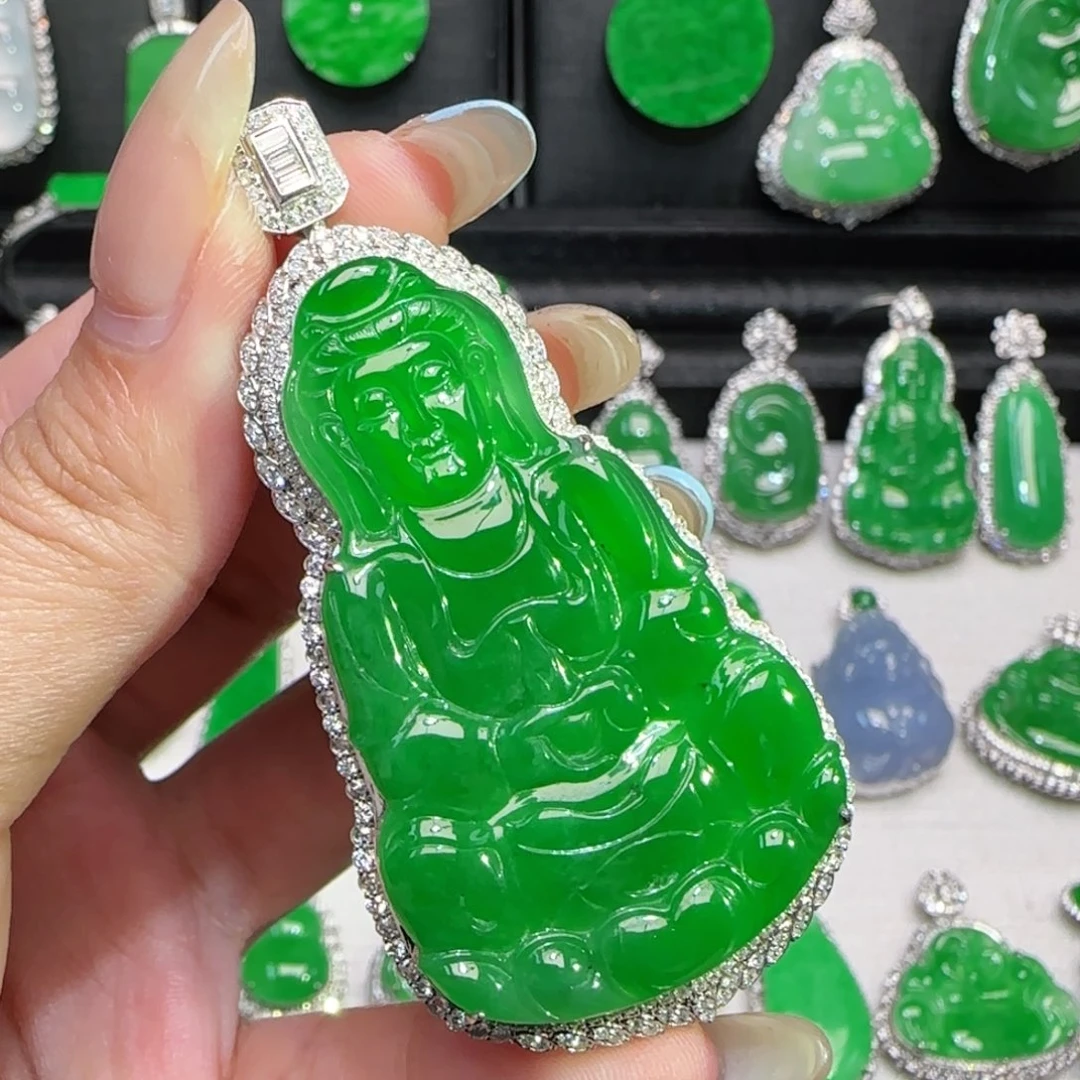 翡翠18K金镶嵌颈饰