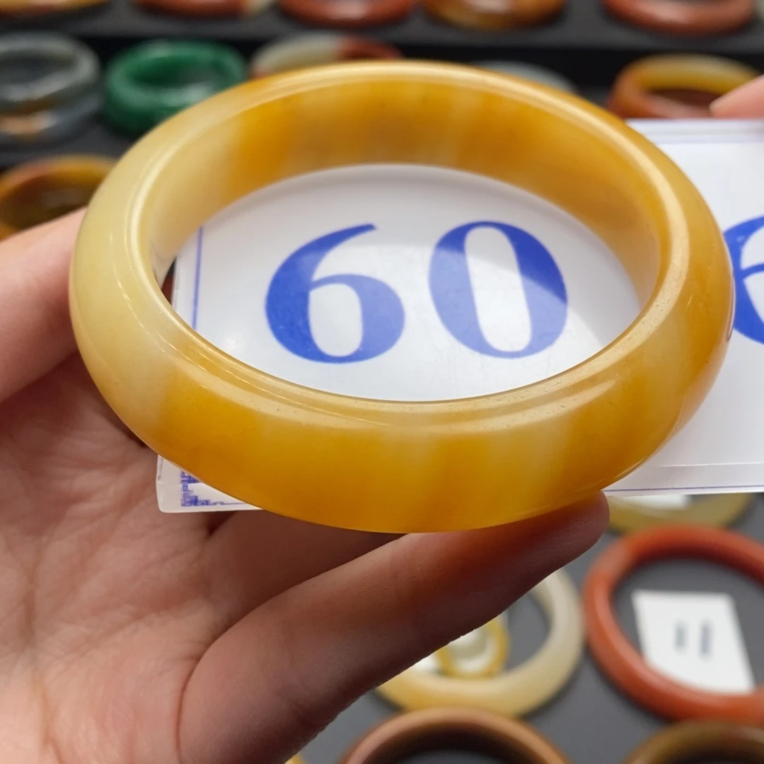 石英质玉（黄龙玉）手镯未镶嵌