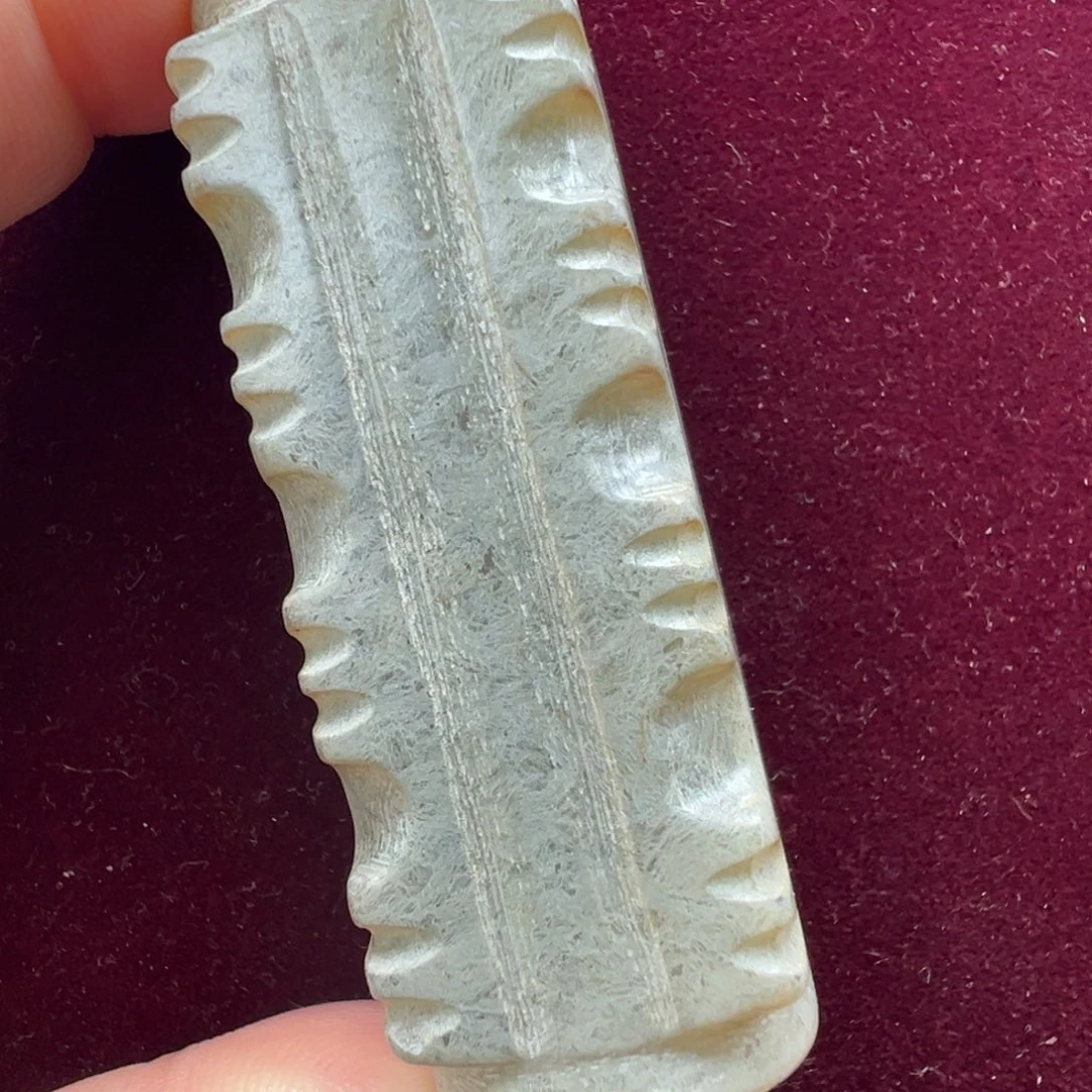 石英质玉未镶嵌颈饰