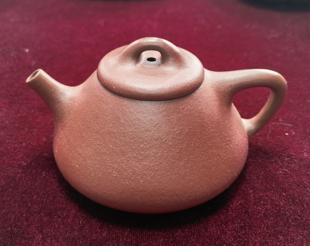 宜兴原矿紫砂精工茶壶：高瓢