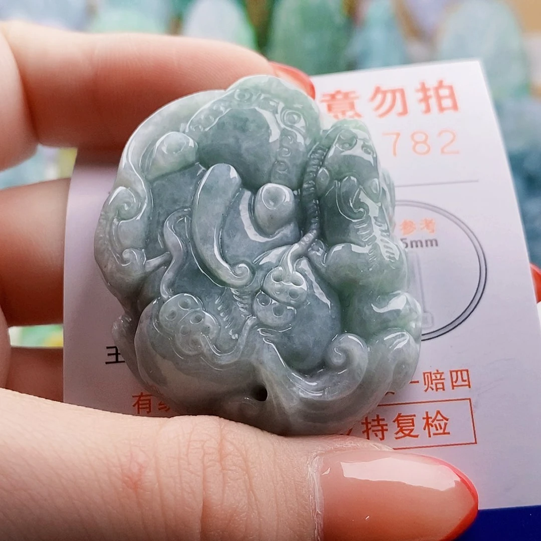 吊坠(不含链)未镶嵌翡翠