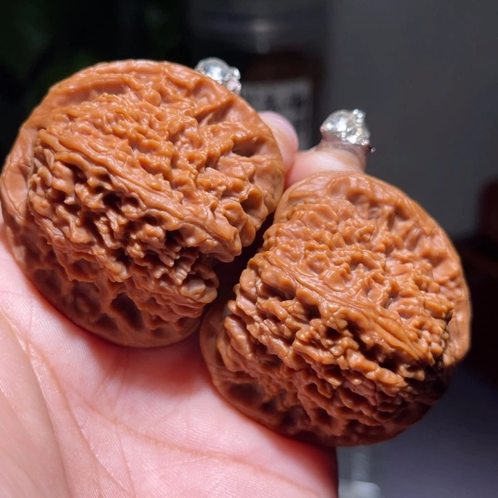 文玩核桃吊坠              46