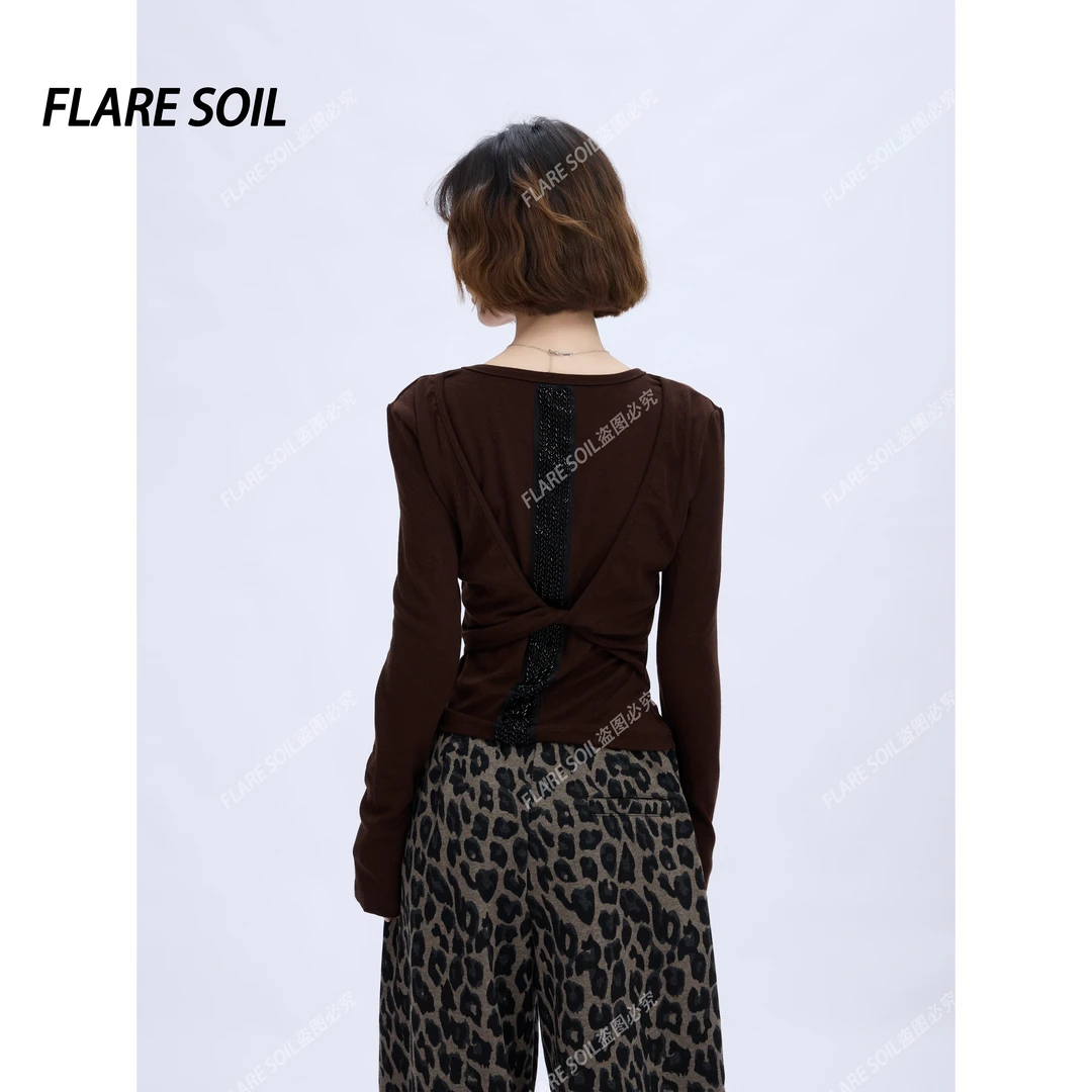 【FLARE SOIL】（现货）法式背缝珠片修身V领上衣韩系打底 T40095A