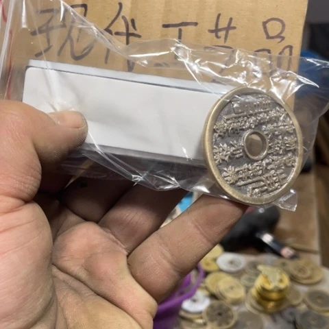 铜邢*泽现代文创工艺品