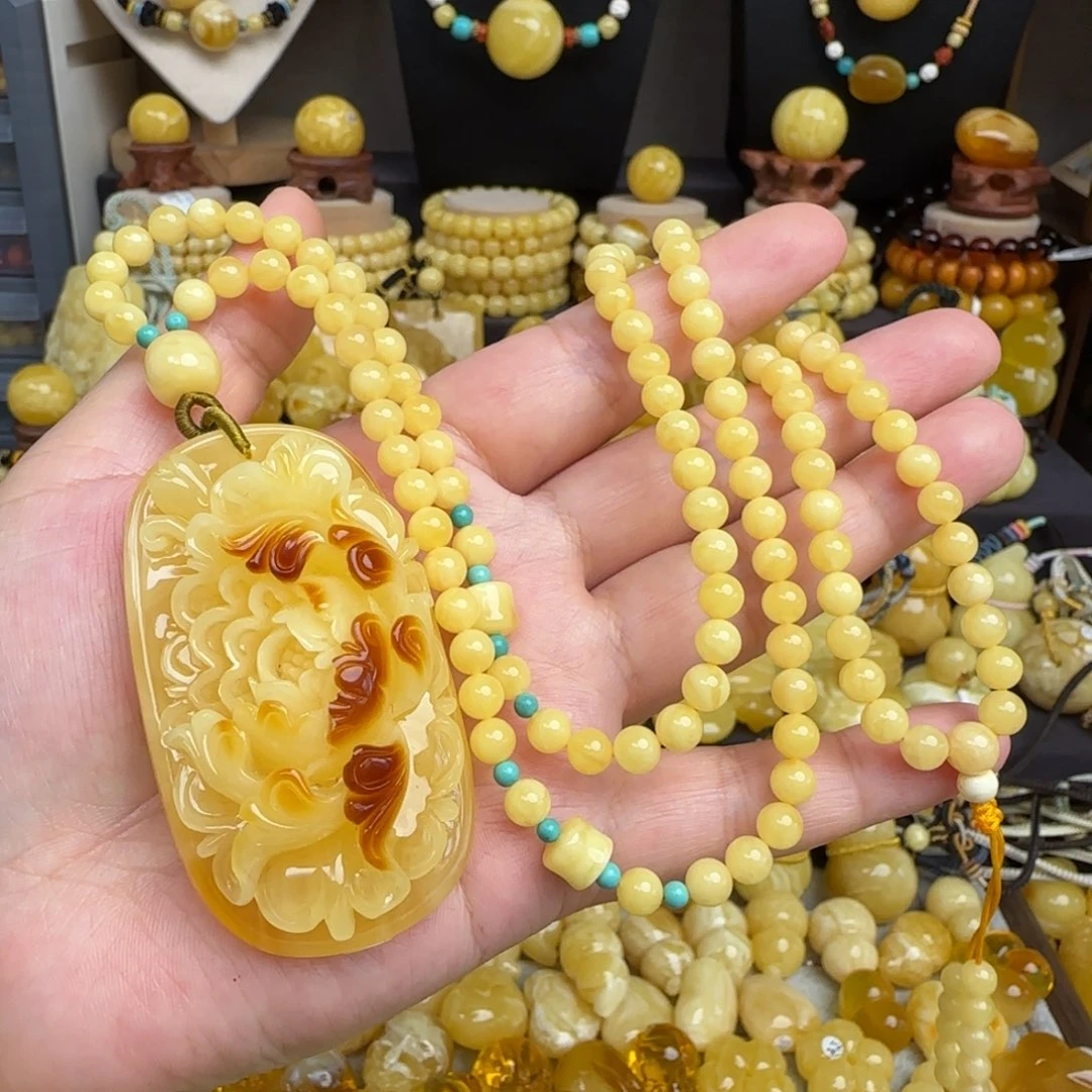 未镶嵌套链琥珀天然原皮俏色蜜蜡牡丹花吊坠