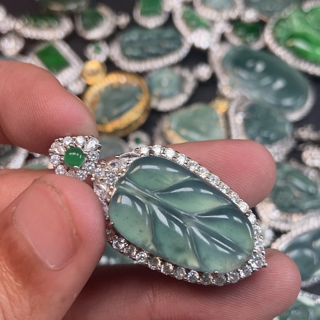 翡翠未镶嵌吊坠(不含链)