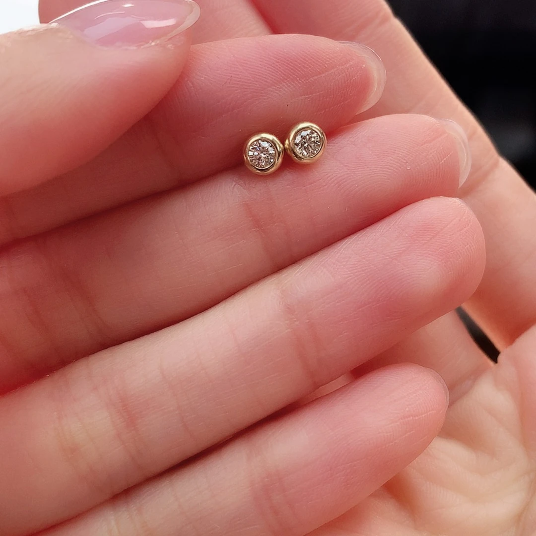 钻石耳饰18K金镶嵌18k天然钻石耳钉