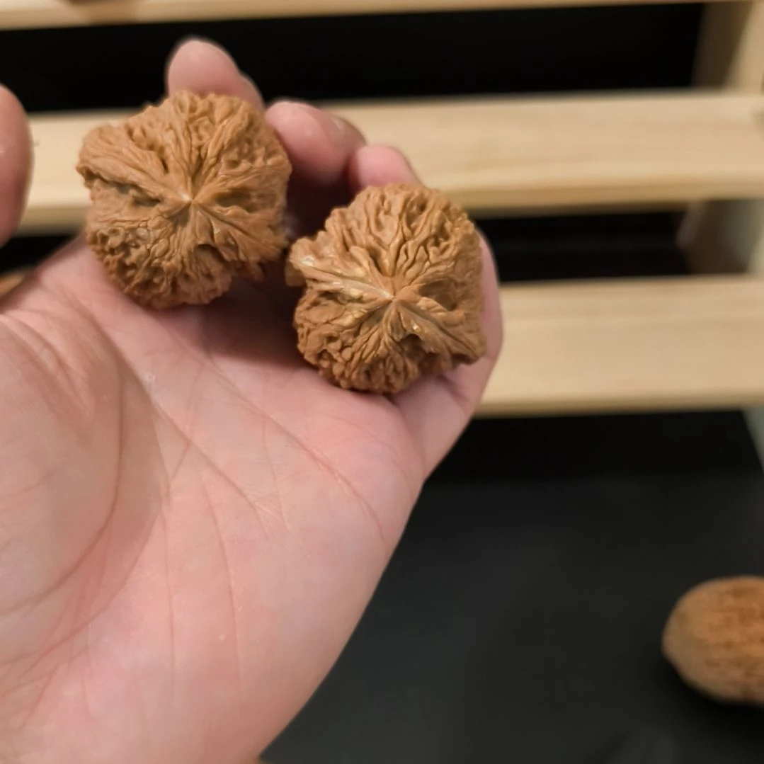 低***䬟吊坠文玩核桃41南疆有黄