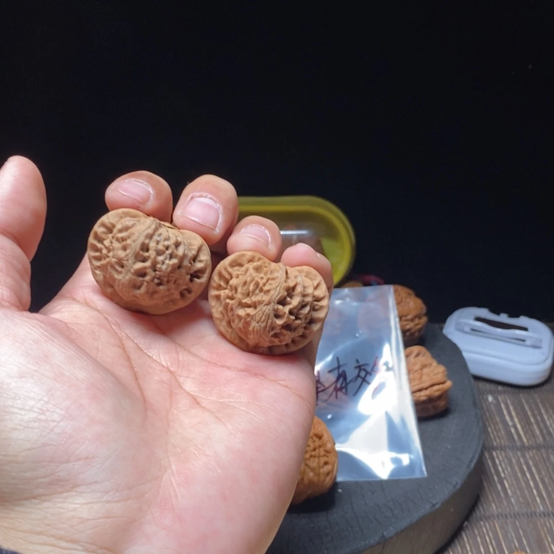 独****银S925核桃和松仁玉米的区别在于你