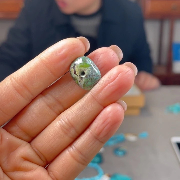 绿松石未镶嵌珠宝奇石