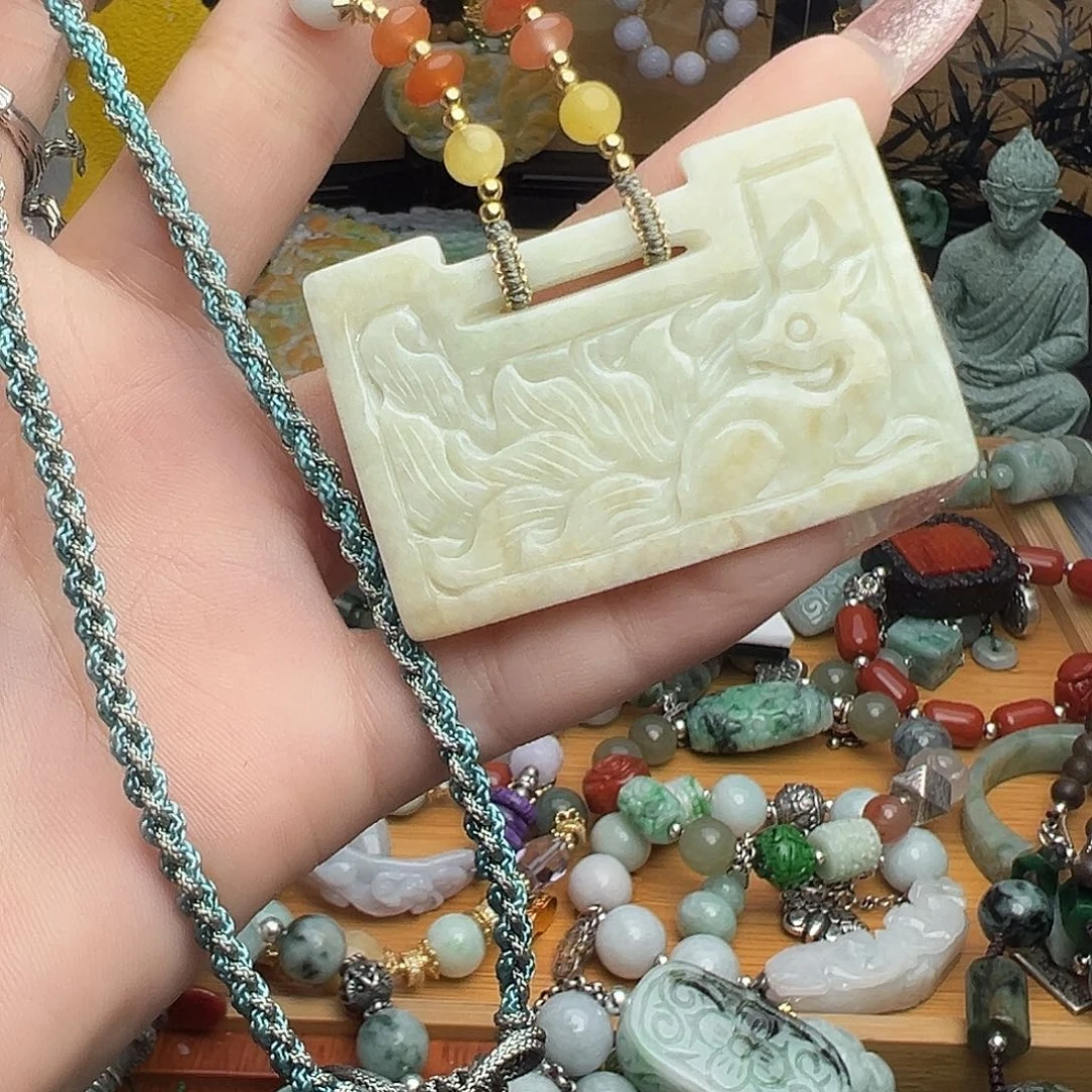 翡翠颈饰未镶嵌吊坠