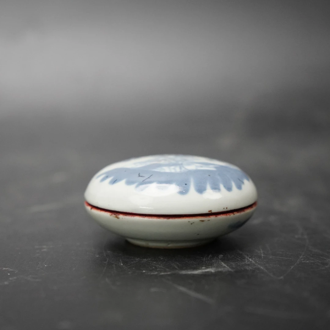 Lot.25072134清光绪青花山水纹印泥盒 直径：约6.5cm