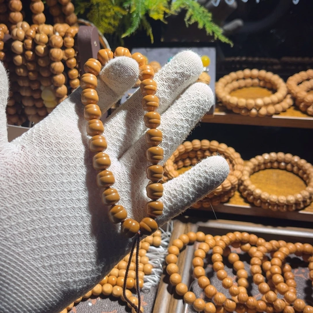 大叶紫檀（黑酸枝木类）