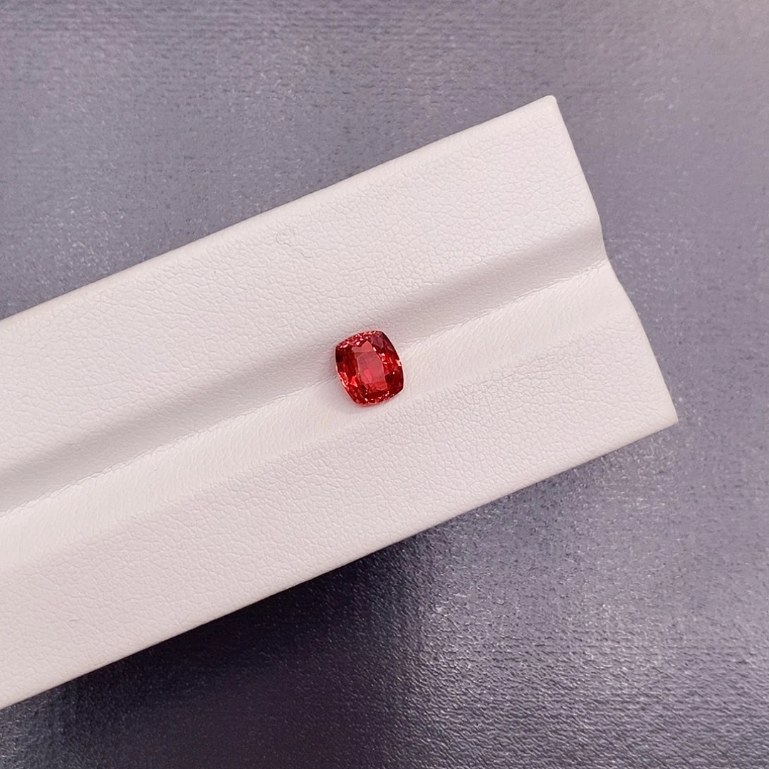 裸石蓝宝石1.24克拉