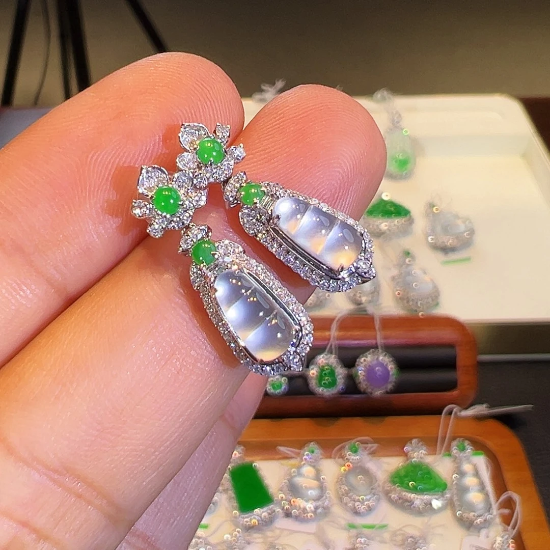 翡翠18K金镶嵌耳饰