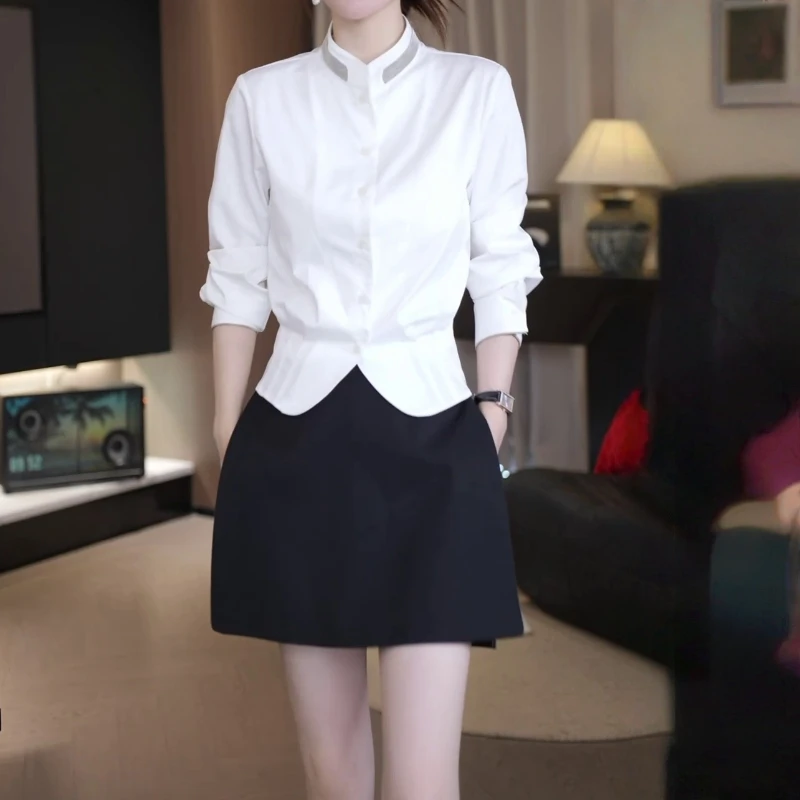极简风日常百搭白色衬衫女2025早秋新款时尚别致收腰减龄立领上衣