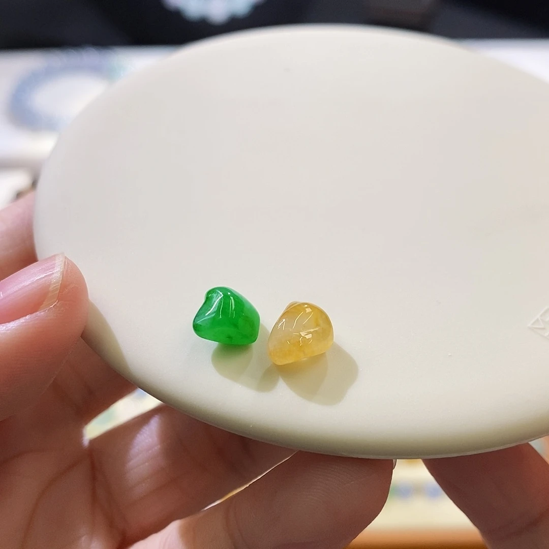 翡翠摆件未镶嵌随行