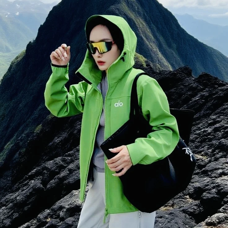 【秋季限定】情侣户外防风防水连帽软壳冲锋衣外套春秋速干