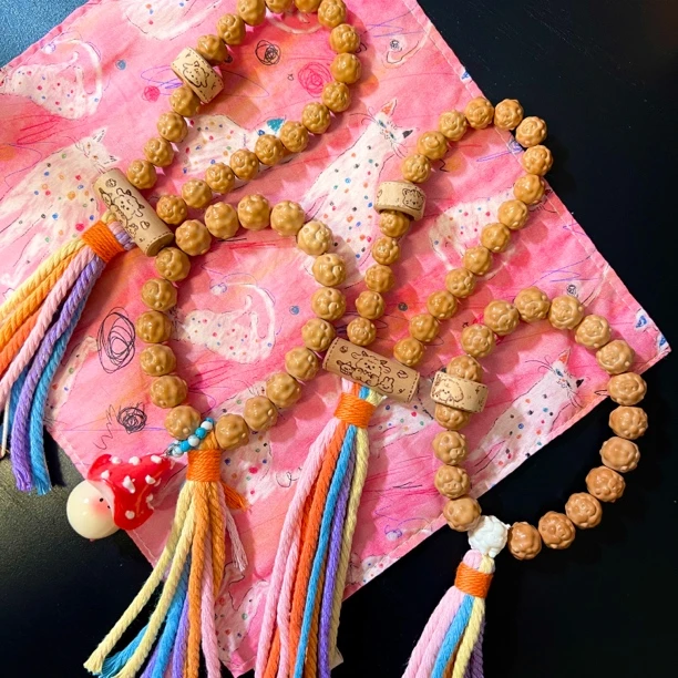 滋滋冒油小羊球猴头手持