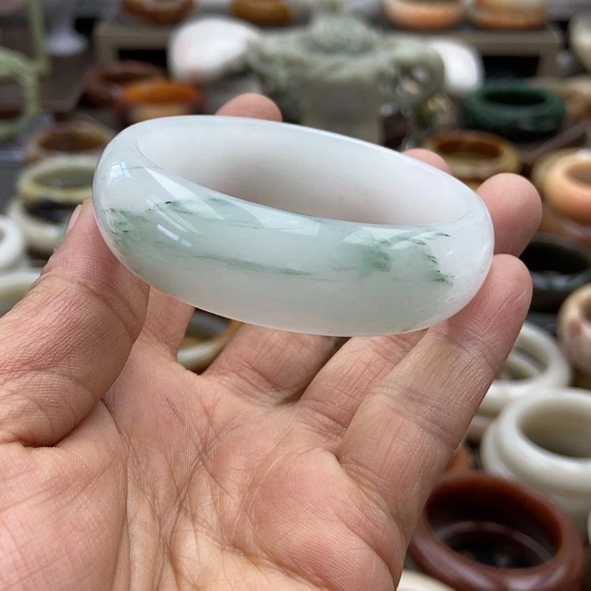 【闪购商品】石英质玉手镯未镶嵌
