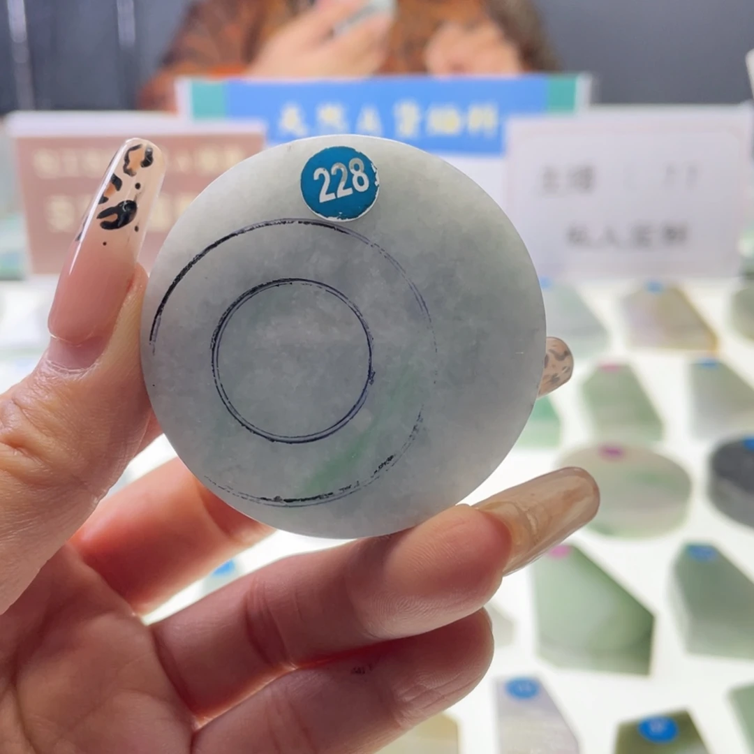 定制翡翠未镶嵌挂件