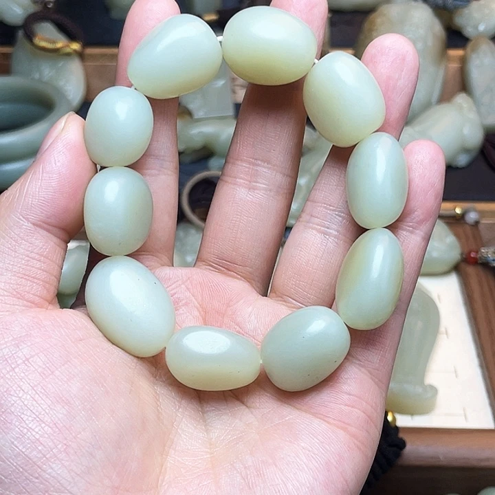 和田玉颈饰未镶嵌深****.