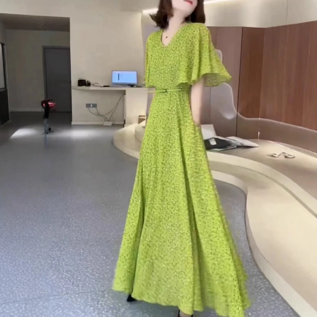 茶歇法式绿色碎花连衣裙女2025夏季新款设计感独特漂亮收腰长裙子