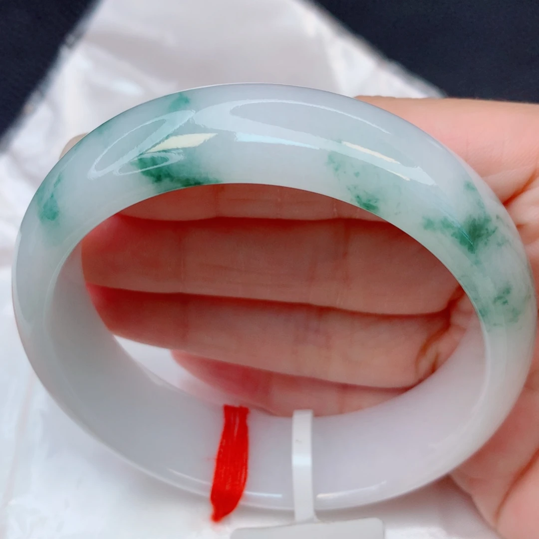 翡翠未镶嵌手镯59圈 牛奶底飘绿花轮胎镯完整度高