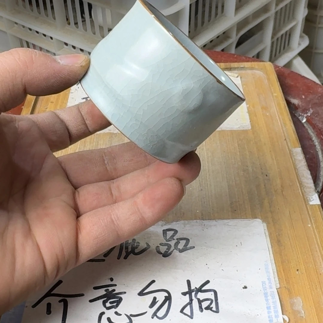 瑕疵介意勿拍陶瓷器皿C654