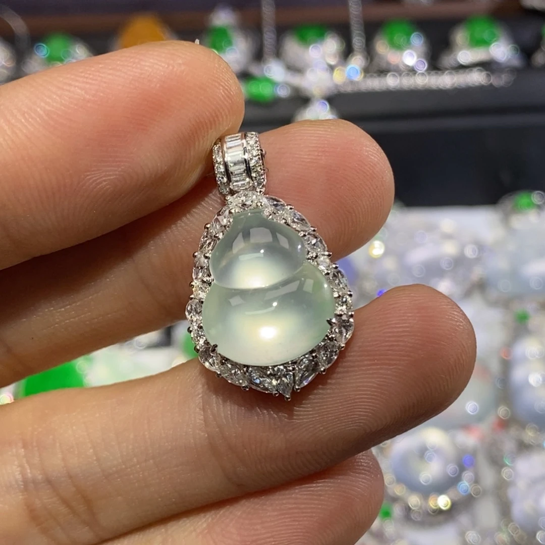 吊坠(不含链)18K金镶嵌翡翠高冰葫芦