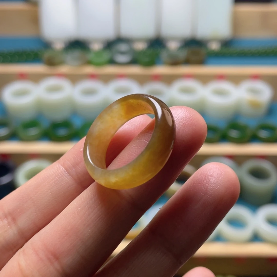 云***风和田玉未镶嵌戒指