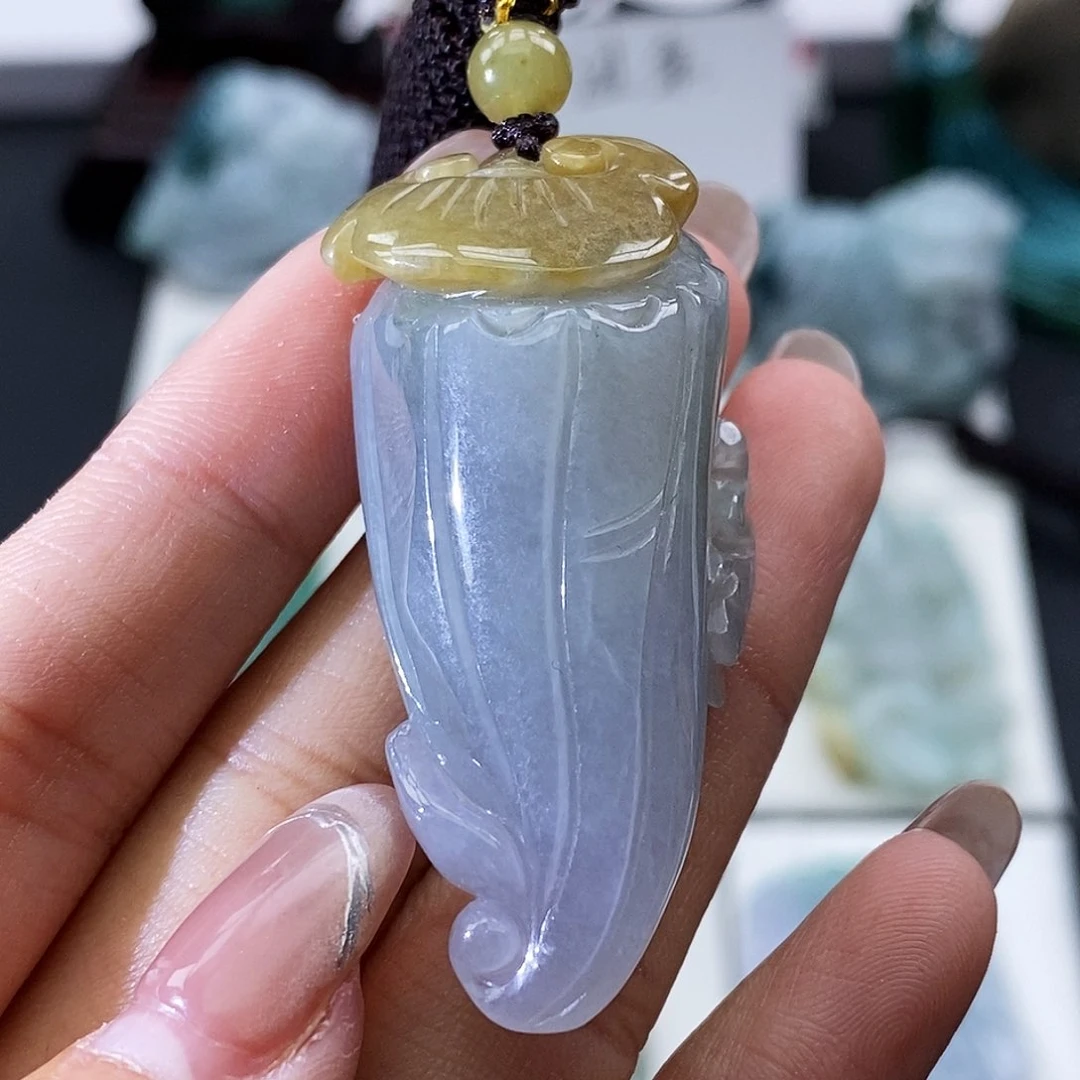 翡翠颈饰未镶嵌小*翡翠