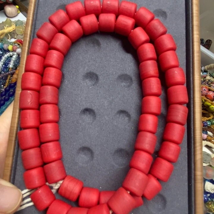 颈饰琉璃尼泊尔雪巴桶