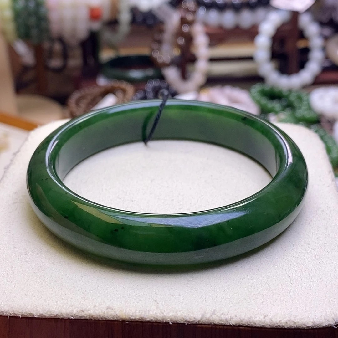 颈饰未镶嵌和田玉?****生收藏级61碧玉老料高冰菠菜绿手镯