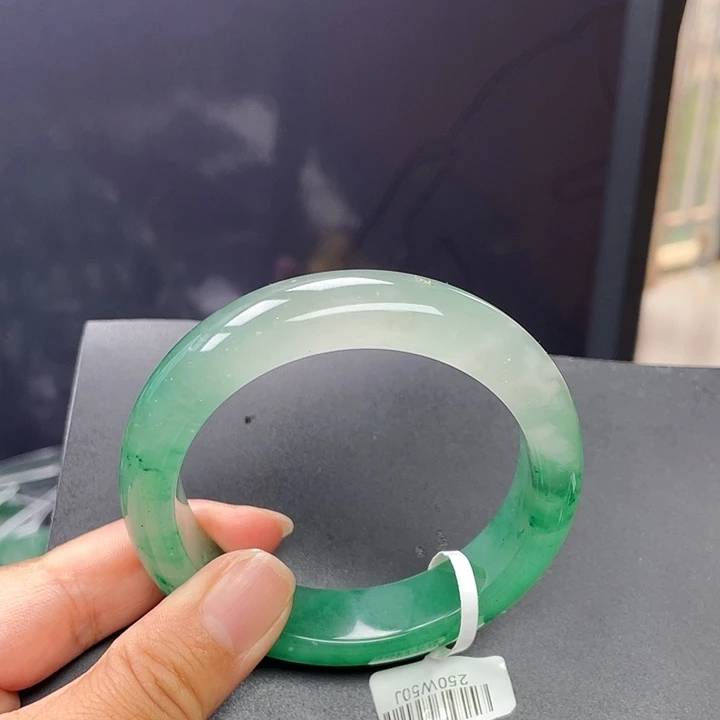 未镶嵌手镯石英质玉暮**?瑶58