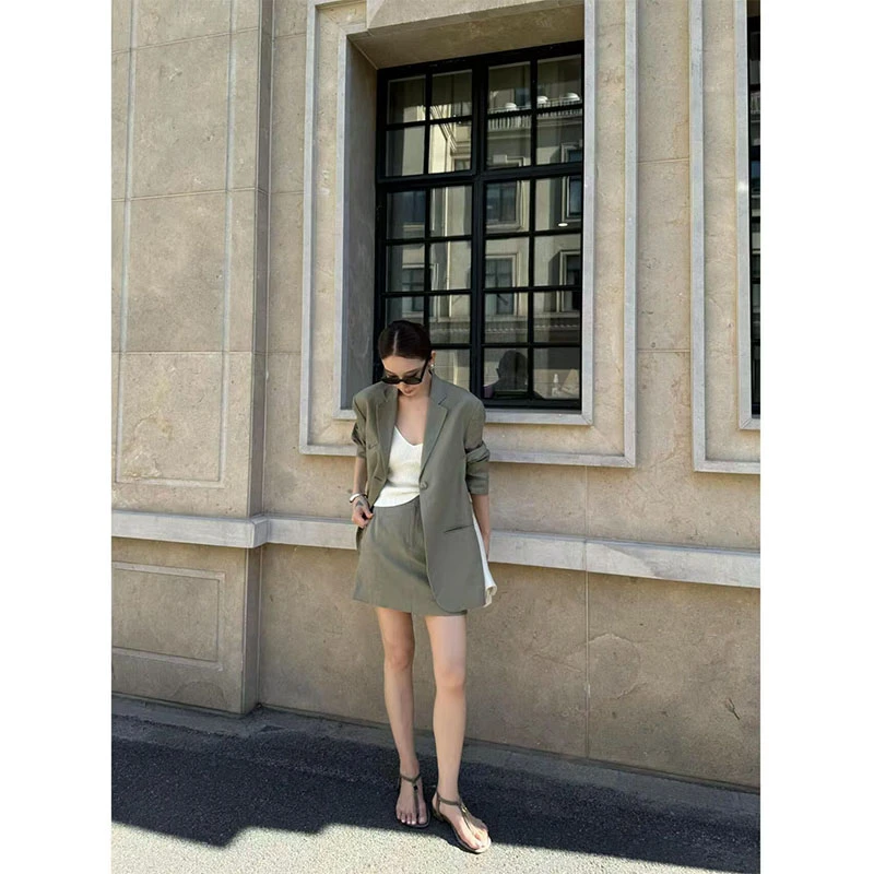 早秋季新款修身显瘦设计感通勤风百搭外套上衣气质收腰a字半身裙